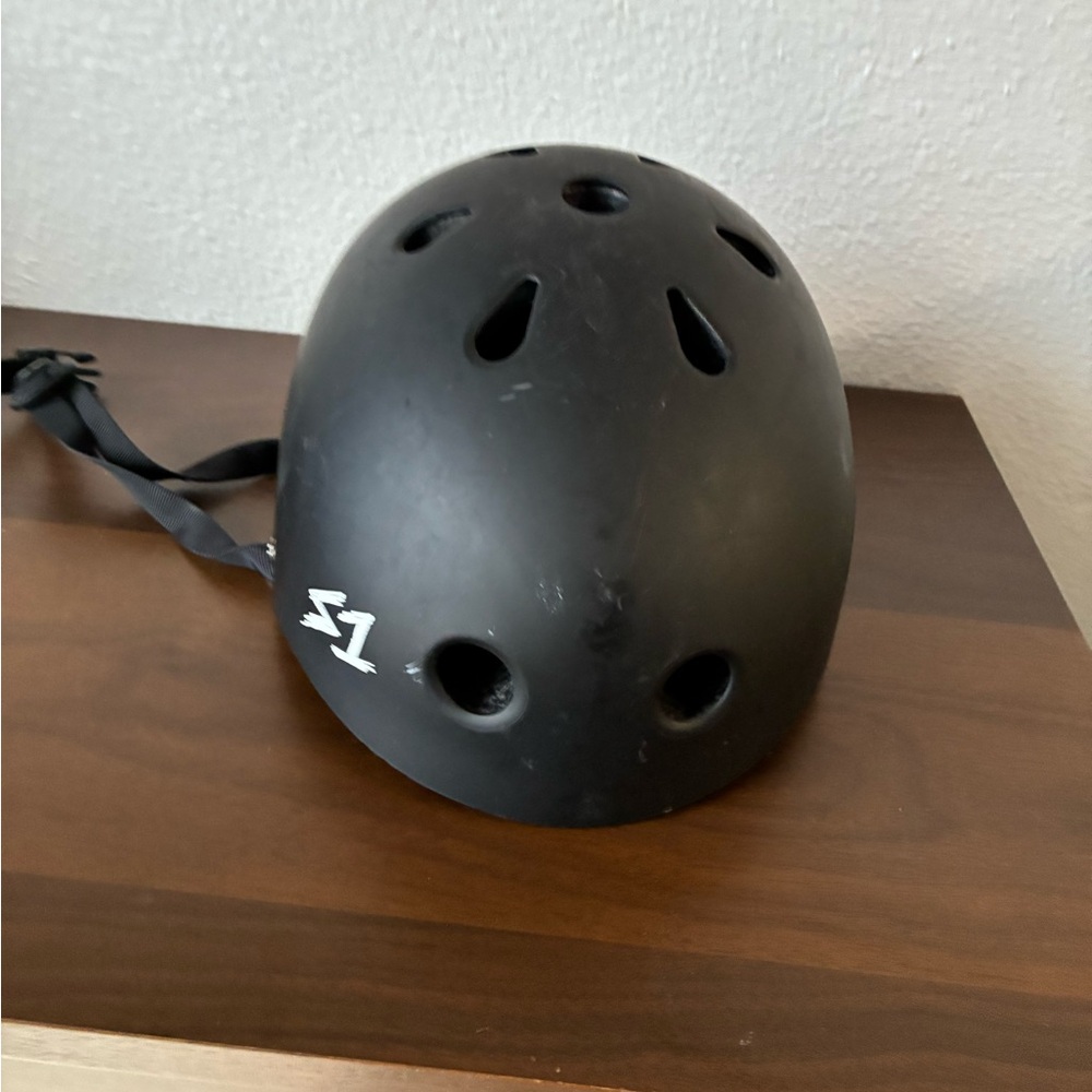 Black S1 Helmet
